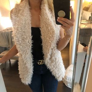 FUR VEST